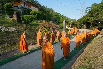 Khoá tu truyền thống Khất sĩ lần thứ 31: Chư hành giả với bước chân khoan thai nhẹ nhàng