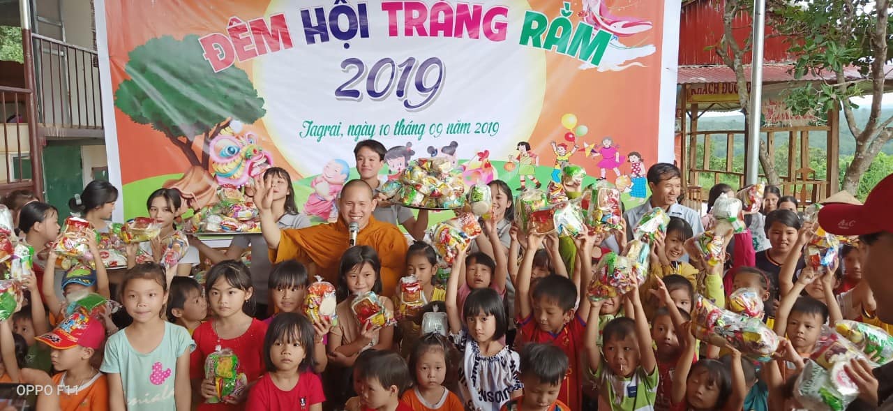 Gia Lai: Tịnh xá Ngọc Dương phát 500 xuất quà trung thu cho trẻ em 
