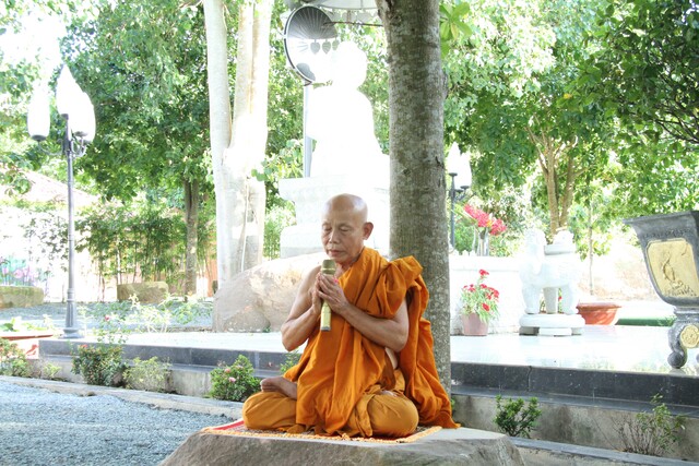 Khóa tu Khất sĩ lần thứ 30: Bài thơ cảm tác khóa tu của HT. Giác Hùng 
