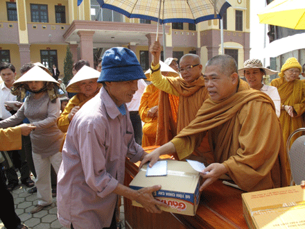 THÔNG BẠCH: Vận động cứu trợ đồng bào các tỉnh Miền Trung bị thiệt hại do mưa lũ