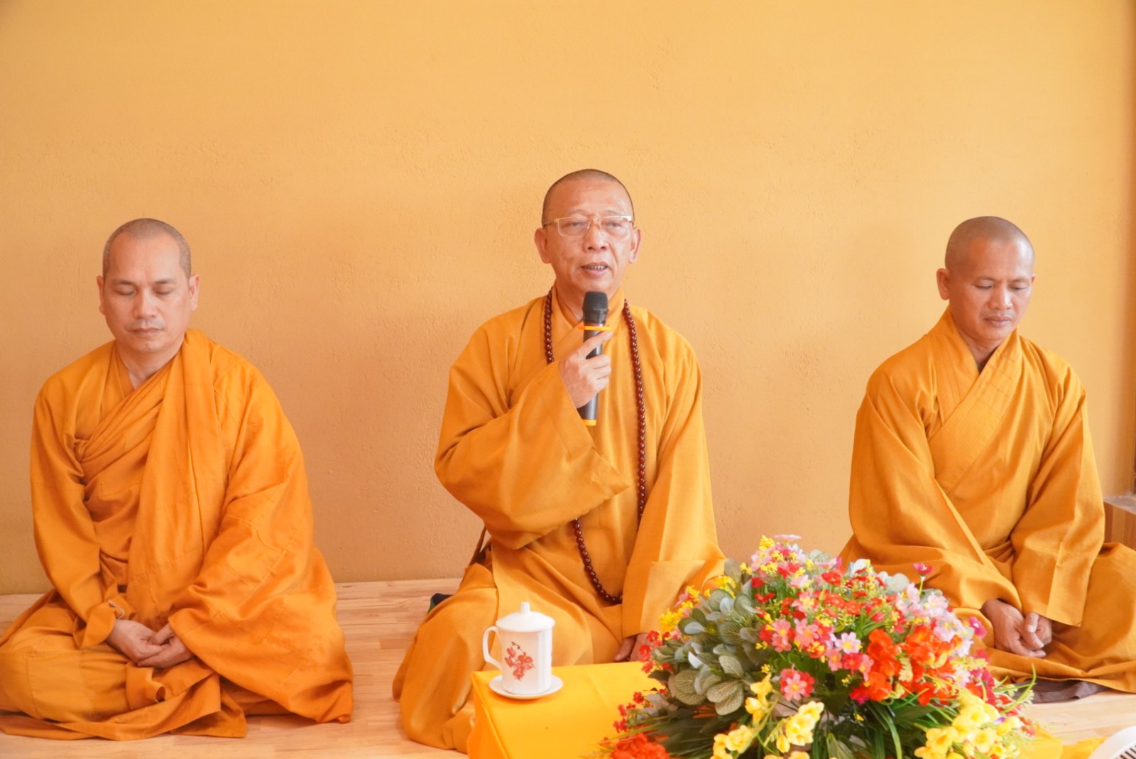Đắk Nông: TT. Thích Quảng Tuấn sách tấn hành giả an cư tại trường hạ tịnh xá Ngọc Đạt