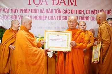 Kiên Giang: Trao bằng tuyên dương công đức và tọa đàm nhân khánh thành Khu di tích đắc đạo Tổ sư 