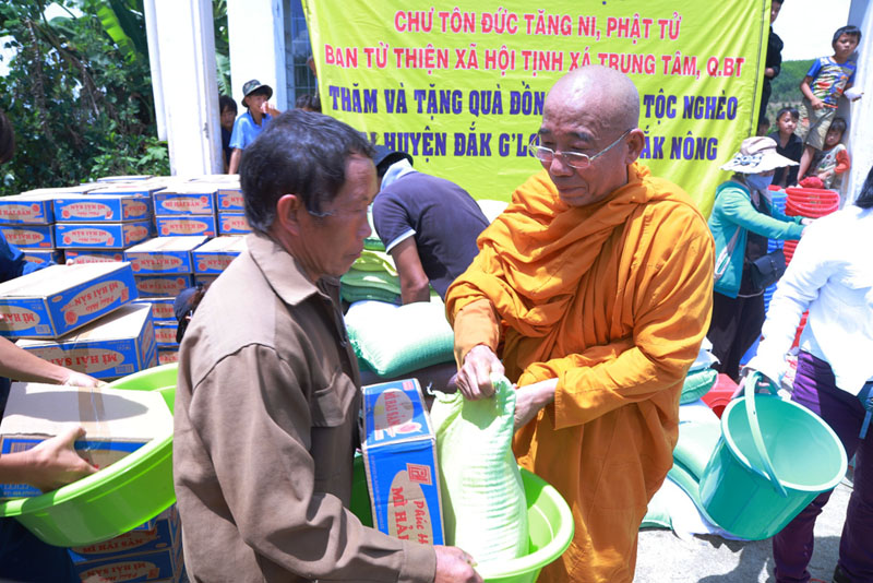 Đăk Nông: Tịnh xá Trung Tâm trao 500 suất quà từ thiện 