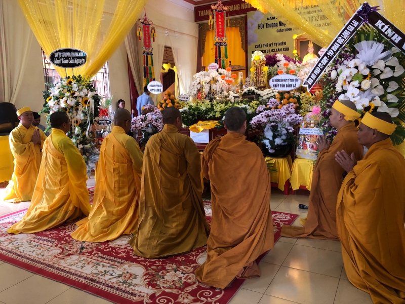 Gia Lai: Thường trực BTS GHPGVN tỉnh Đăk Nông kính viếng cố Trưởng lão Hòa thượng Thích Từ Hương
