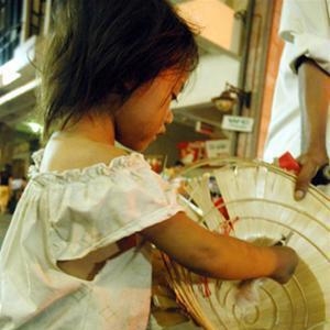 Viết về Em … đứa bé hát rong