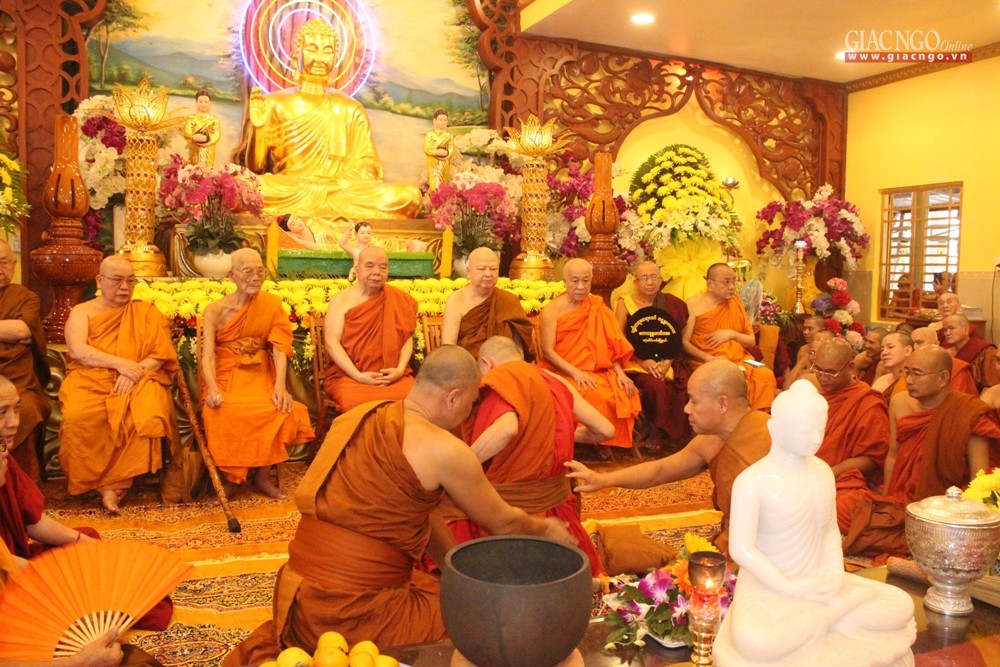 Trang nghiêm lễ dâng y Kathina tại tổ đình Bửu Quang