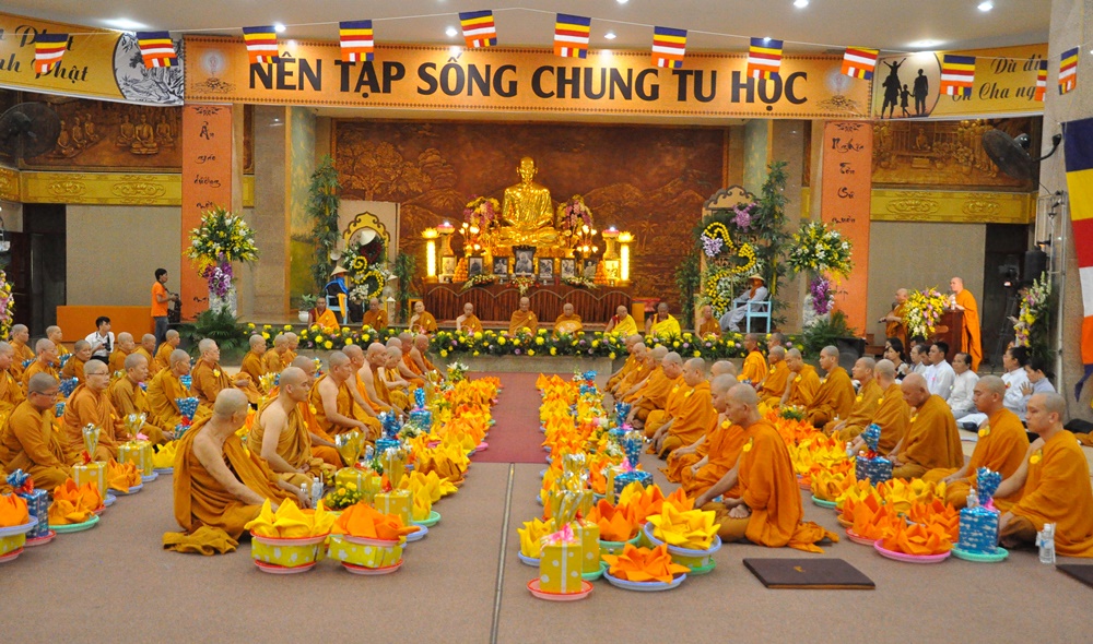 PV.Minh Đăng Quang (Q.2): Đại lễ dâng y và Vu lan Báo hiếu PL.2563
