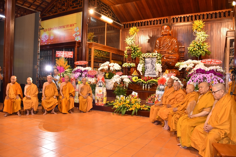 Các Giáo đoàn tưởng niệm Tổ sư Minh Đăng Quang vắng bóng lần thứ 65