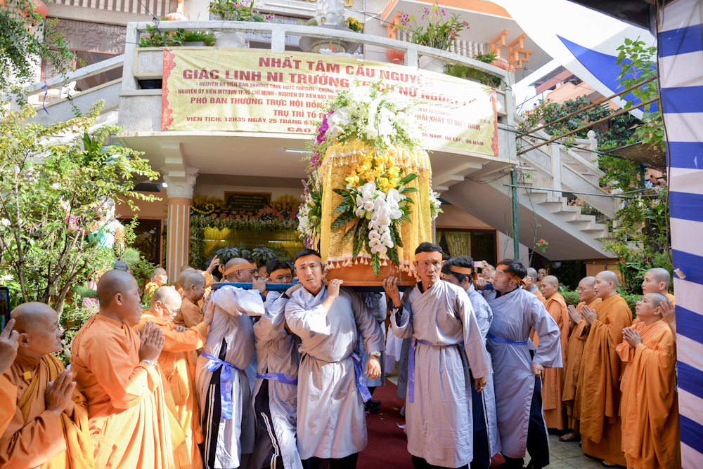 TP.HCM: Lễ truy niệm, phụng tống kim quan NT.TN Ngoạt Liên