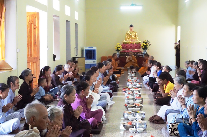 Tịnh xá Linh Sơn: Khóa tu một ngày Tâm tĩnh lặng