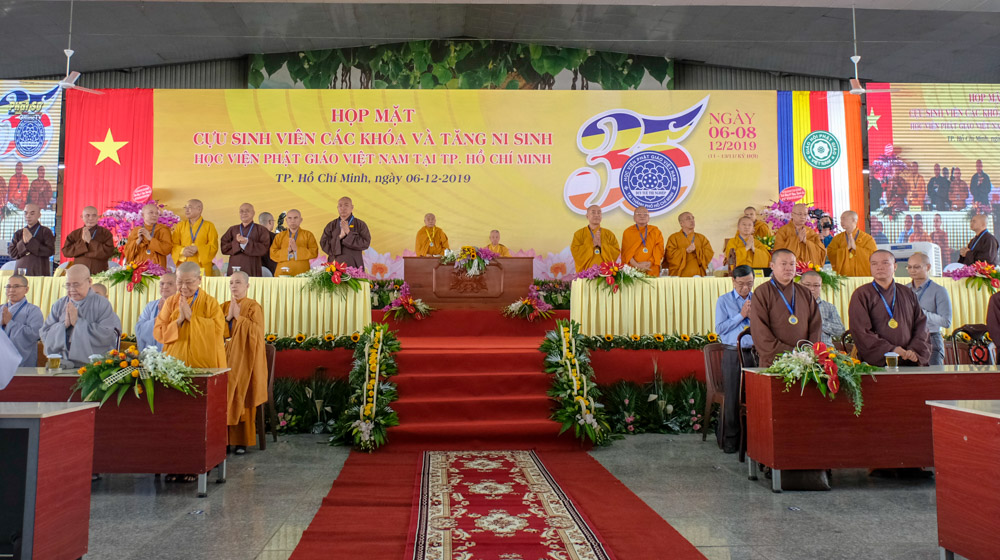 Kỷ niệm 35 năm Học viện Phật giáo VN tại TP.HCM:
Họp mặt các thế hệ Tăng Ni sinh viên Học viện