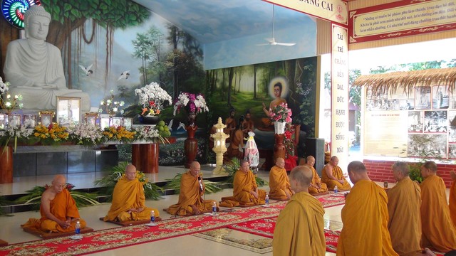 Tây Ninh: Chư Tăng Khất sĩ bế mạc khóa tu Truyền thống Khất sĩ lần thứ 30