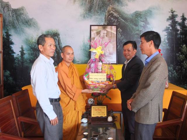 Đắk Nông: Lãnh đạo phường Nghĩa Phú thăm và chúc Tết tại Tịnh xá Ngọc Đạt