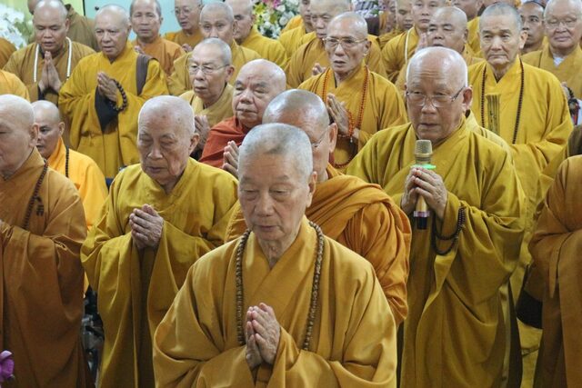 TP.HCM: Chư Tôn đức HĐCM, HĐTS, Ban Ngành Viện TƯ viếng tang Ni Trưởng Ngoạt Liên