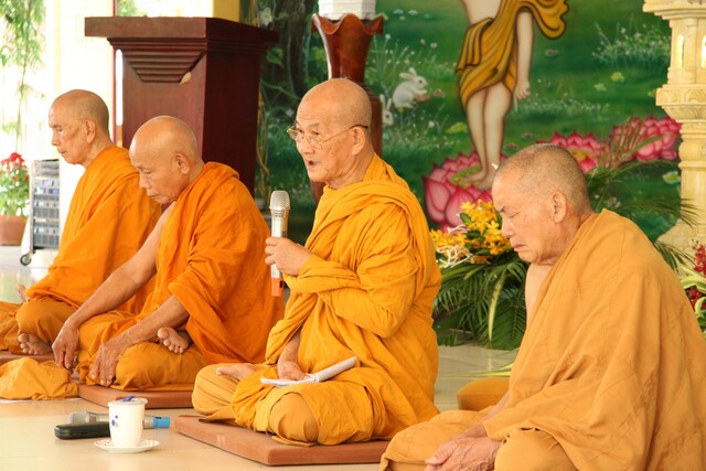 Tây Ninh: HT Giác Giới chia sẻ pháp đến các hành giả Khóa tu Khất sĩ lần thứ 30