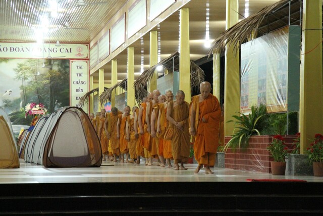 Khóa tu truyền thống lần thứ 30: Trang nghiêm hình ảnh chư hành giả tu tập công phu khuya