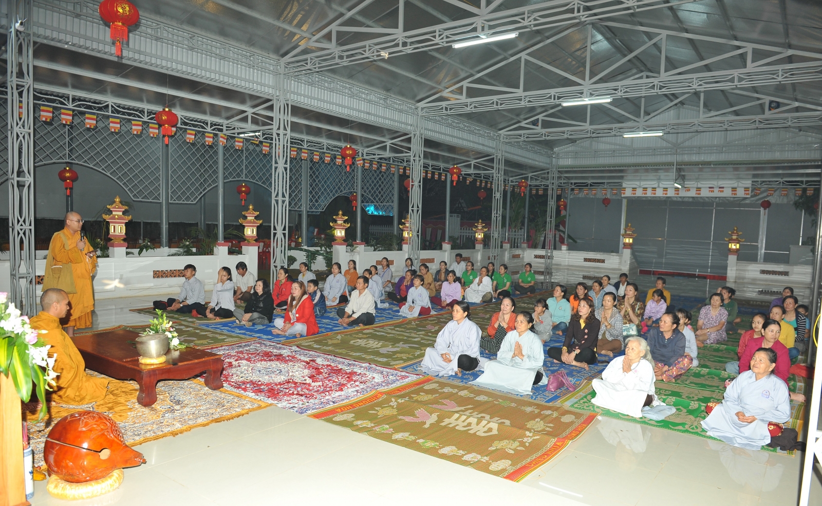 Đại đức Giác Nhường chia sẻ thời pháp tại đạo tràng Tịnh xá Ngọc Hoàng
