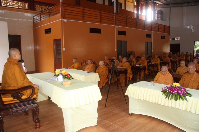 Khóa tu ni giới Giáo đoàn III: TT. Giác Hoàng có thời pháp đến đại chúng