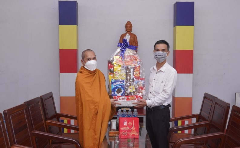 Ban Tôn giáo tỉnh Đăk Nông thăm, chúc Tết chư Tăng Tịnh xá Ngọc Đạt trước thềm năm mới 2022.