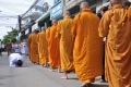Lên chùa nhờ cởi trói, vị hòa thượng chỉ nói 1 câu, đệ tử lập tức thấy mình được giải thoát