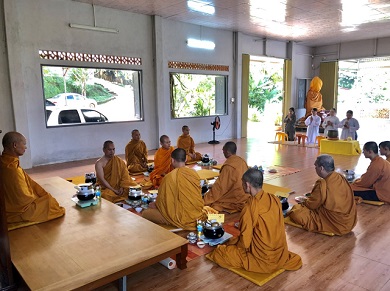 Đăk Nông: Cơ sở Thiện Nguyện Từ Tâm Gia Lai cúng dường trai tăng đến chư Tăng tại Tịnh xá Ngọc Đạt