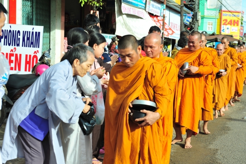 Khất Thực Truyền Thống tại Sông Luỹ, Bắc Bình, Bình Thuận