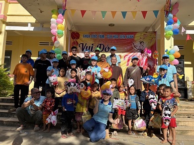 1100 phần quà Trung thu đến với trẻ em xã Đắk R'măng