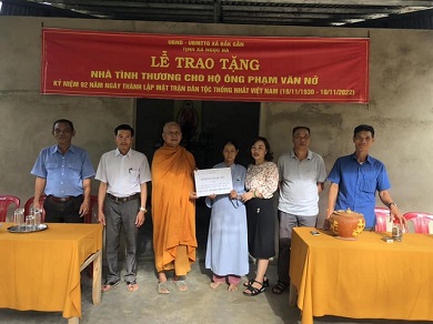 Đăk Nông: Tịnh xá Ngọc Hà trao tặng nhà tình thương tại xã Đăk Găn