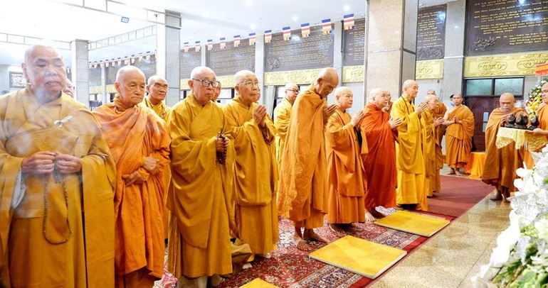 TP-HCM: Chư tôn đức lãnh đạo Giáo hội tưởng niệm Tổ sư Minh Đăng Quang